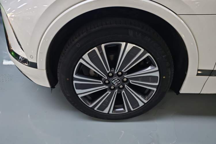 Used Buick E5 2024 Premium Standard-Range Audiovisual Edition Left Front Wheel Hub