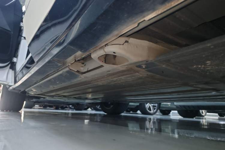 Used Buick E5 2024 Premium Standard-Range Audiovisual Edition Left Side Sill