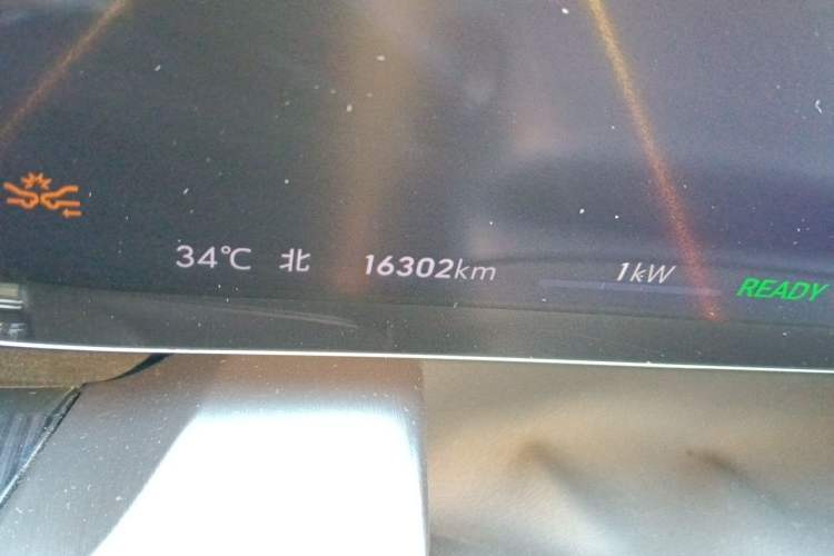 Used Buick E5 2024 Premium Standard-Range Audiovisual Edition Odometer Close Up