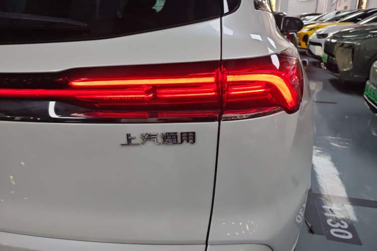 Used Buick E5 2024 Premium Standard-Range Audiovisual Edition Right Rear Taillight