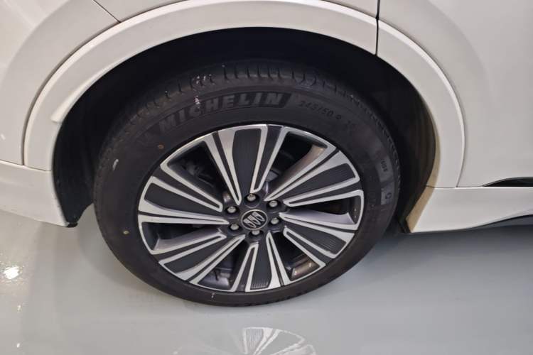 Used Buick E5 2024 Premium Standard-Range Audiovisual Edition Right Rear Wheel Hub
