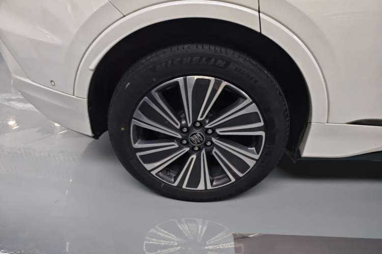 Used Buick E5 2024 Premium Standard-Range Audiovisual Edition Right Rear Wheel Hub