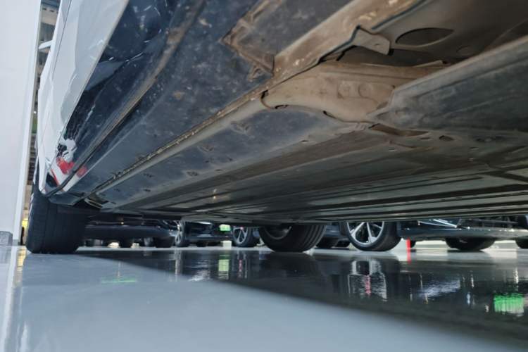 Used Buick E5 2024 Premium Standard-Range Audiovisual Edition Right Side Sill