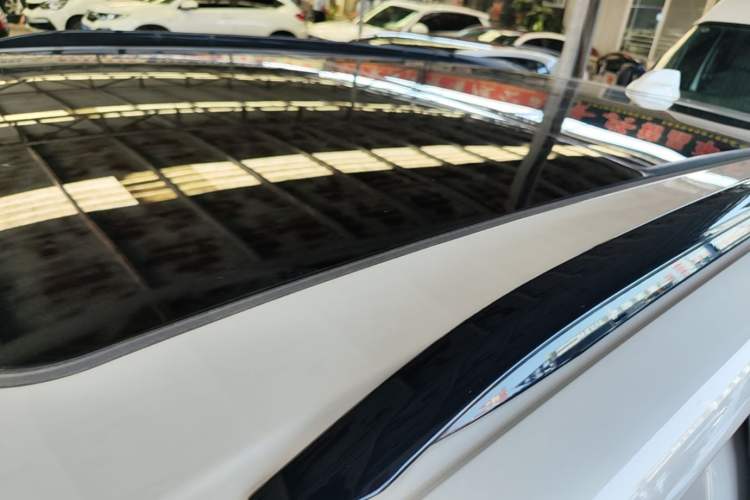 Used Buick E5 2024 Premium Standard-Range Audiovisual Edition Roof