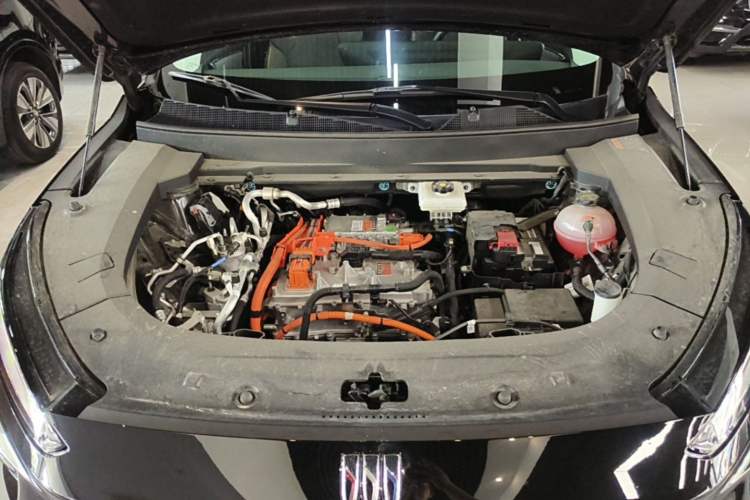 Used Buick E5 2025 Model 620KM Prestige Edition Engine Bay