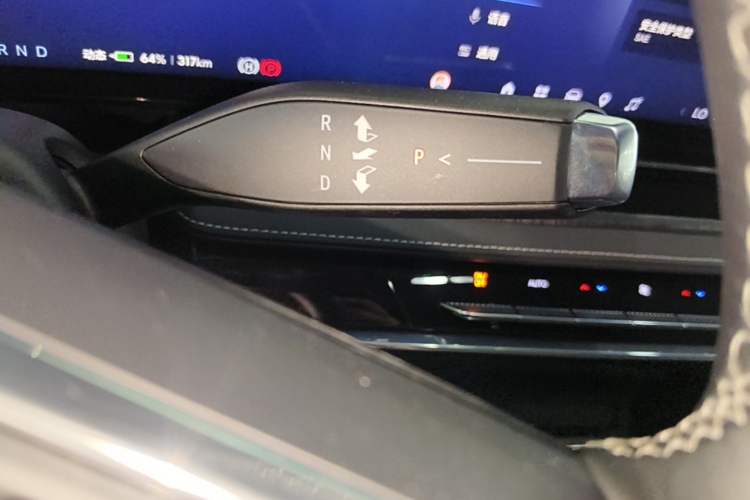 Used Buick E5 2025 Model 620KM Prestige Edition Gear Lever