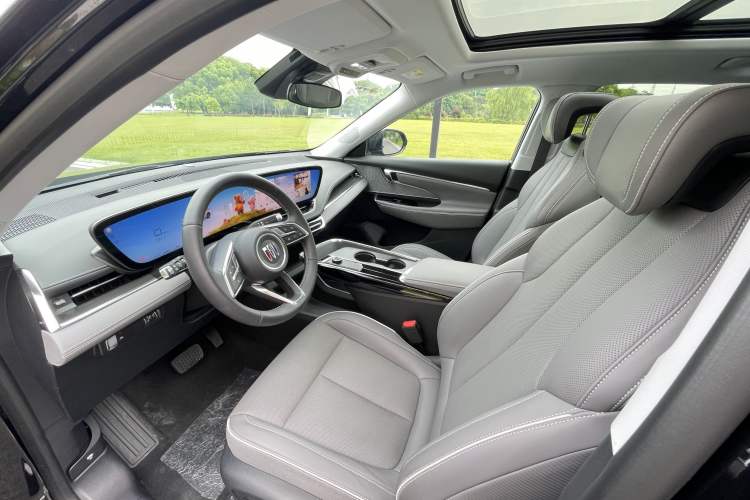Used Buick E5 2025 Model 620KM Prestige Edition Interior 1