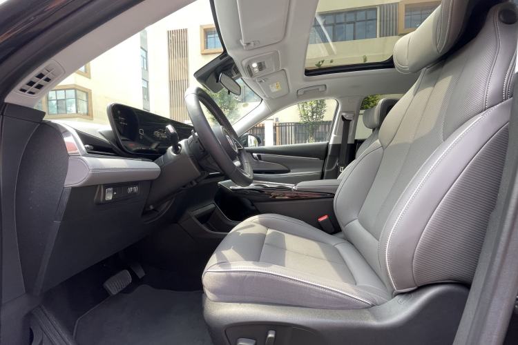 Used Buick E5 2025 Model 620KM Prestige Edition Interior 2