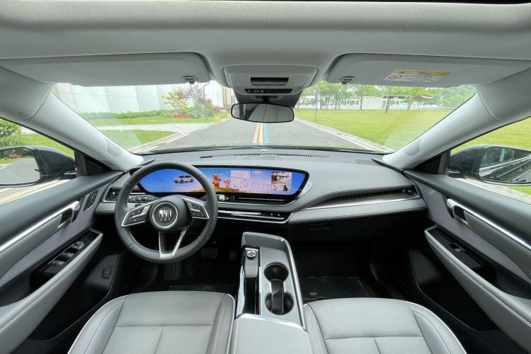 Used Buick E5 2025 Model 620KM Prestige Edition Interior 3
