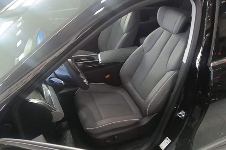 Used Buick E5 2025 Model 620KM Prestige Edition Left Front Seat