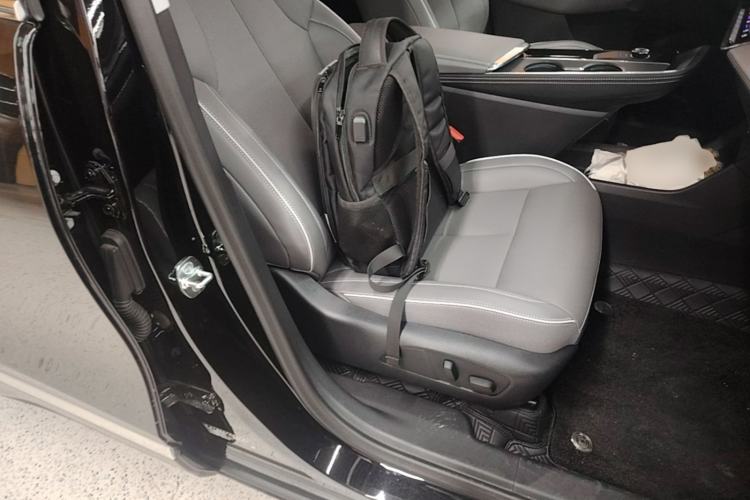 Used Buick E5 2025 Model 620KM Prestige Edition Right Front Seat