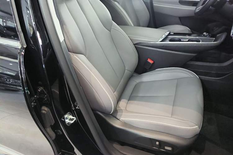 Used Buick E5 2025 Model 620KM Prestige Edition Right Front Seat