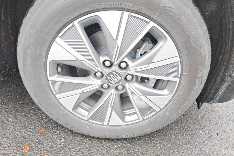 Used Buick E5 2025 Model 515KM First-Adoption Edition Right Front Wheel Hub