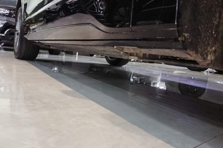 Used Buick E5 2025 Model 620KM Prestige Edition Right Side Sill