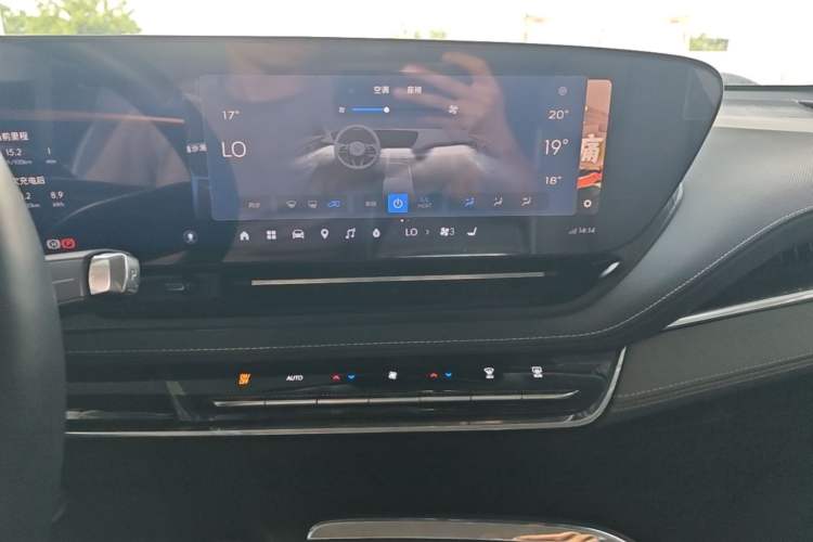 Used Buick E5 2025 Model 620KM Prestige Edition Audio And AC Panel