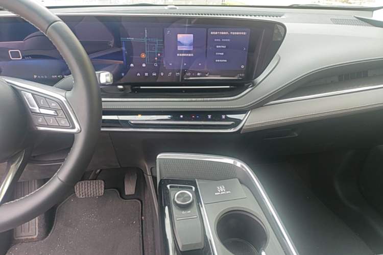 Used Buick E5 2025 Model 620KM Prestige Edition Audio And AC Panel