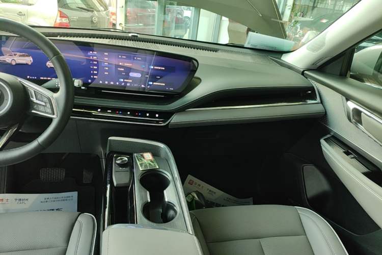 Used Buick E5 2025 Model 620KM Prestige Edition Audio And AC Panel