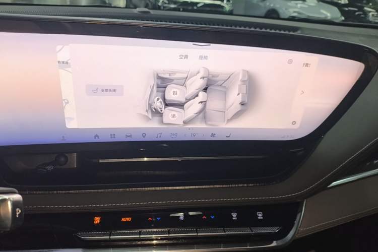 Used Buick E5 2025 Model 620KM Prestige Edition Audio And AC Panel