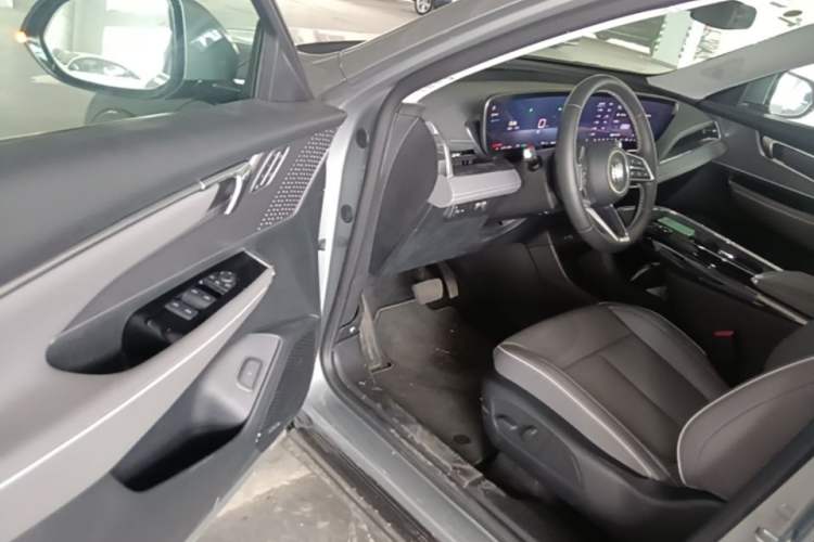 Used Buick E5 2025 Model 620KM Prestige Edition Driver Seat