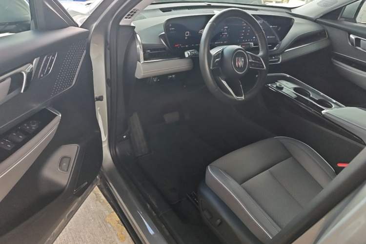 Used Buick E5 2025 Model 620KM Prestige Edition Driver Seat