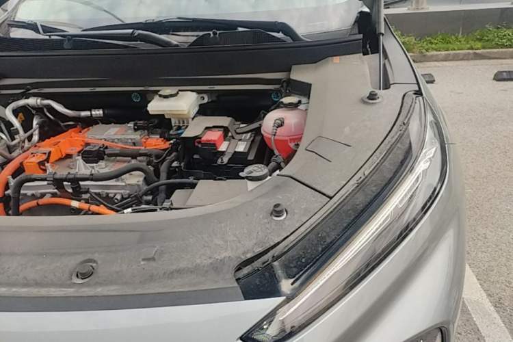 Used Buick E5 2025 Model 620KM Prestige Edition Engine Bay Left