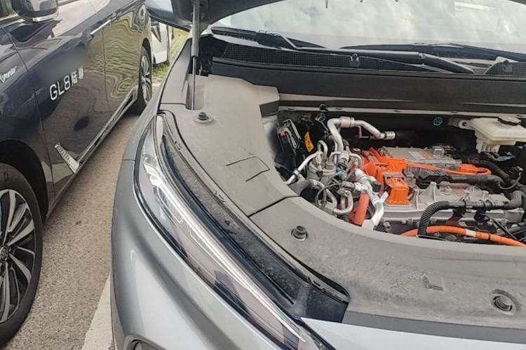 Used Buick E5 2025 Model 620KM Prestige Edition Engine Bay Right