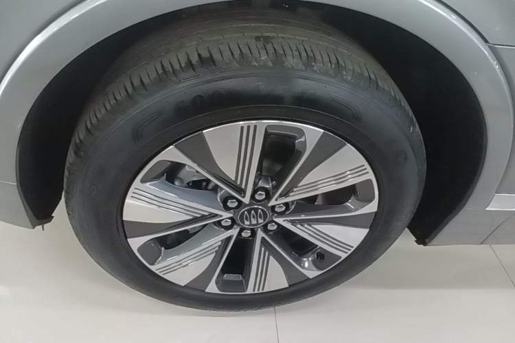 Used Buick E5 2025 Model 620KM Prestige Edition Exterior 4