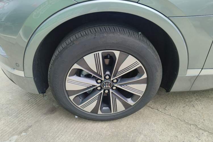 Used Buick E5 2025 Model 620KM Prestige Edition Exterior 4