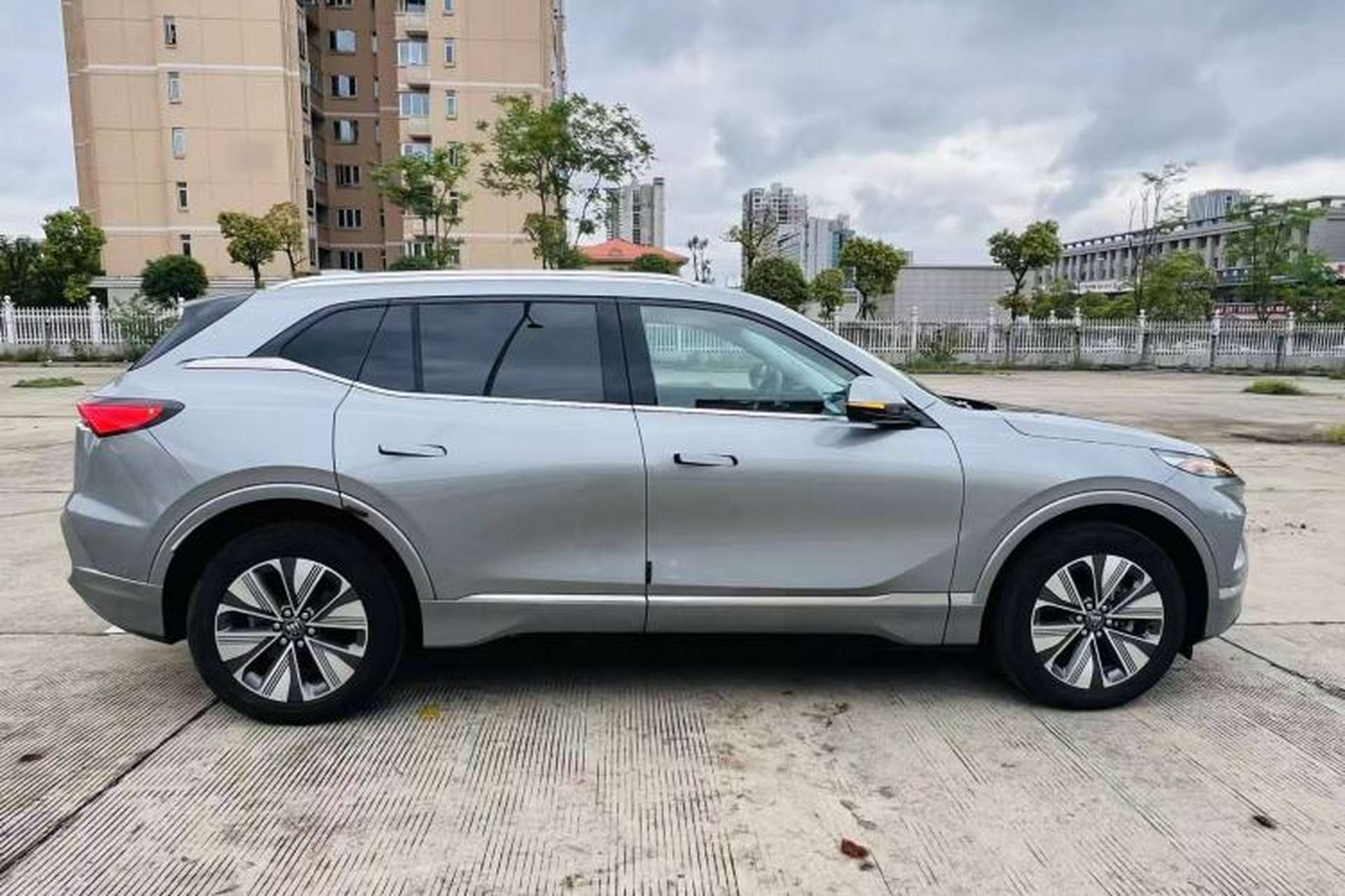 Used Buick E5 2025 Model 620KM Prestige Edition Exterior 6
