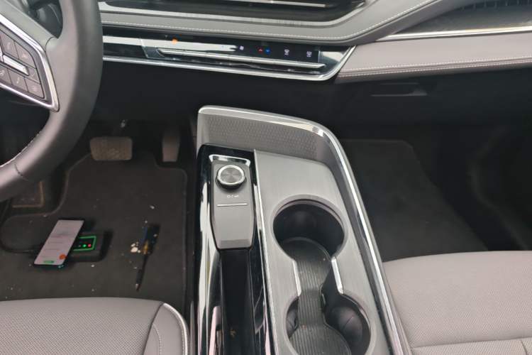 Used Buick E5 2025 Model 620KM Prestige Edition Gear Lever