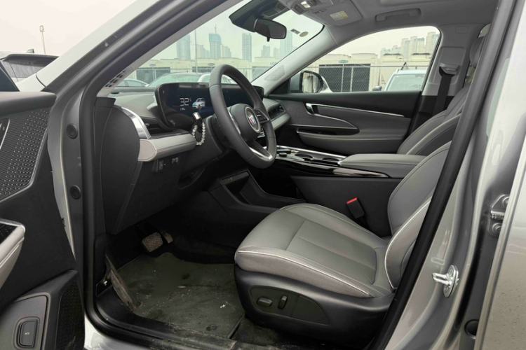 Used Buick E5 2025 Model 620KM Prestige Edition Interior 2