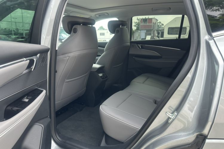 Used Buick E5 2025 Model 620KM Prestige Edition Interior 3