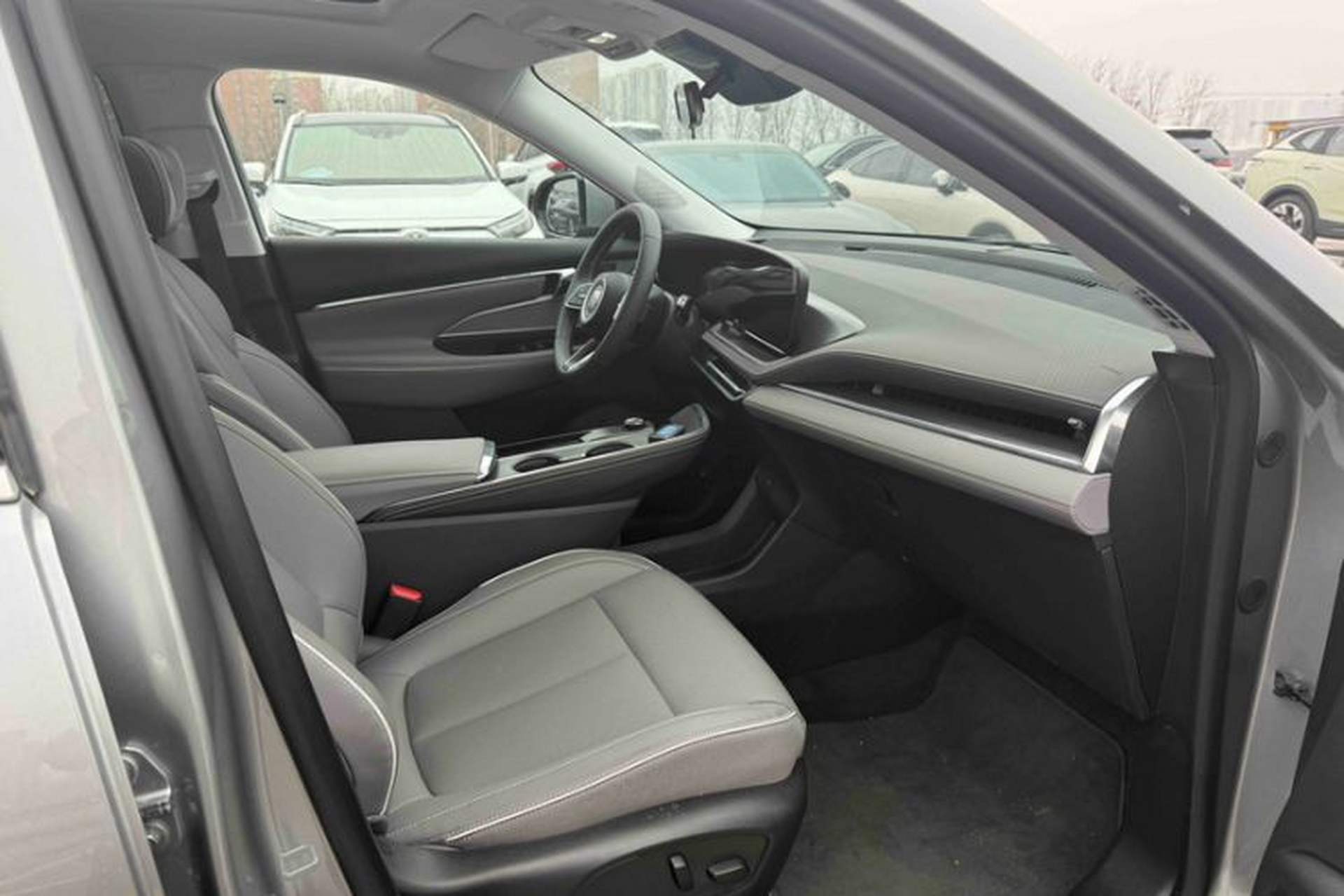 Used Buick E5 2025 Model 620KM Prestige Edition Interior 6