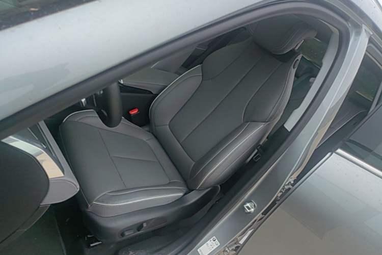 Used Buick E5 2025 Model 620KM Prestige Edition Left Front Seat