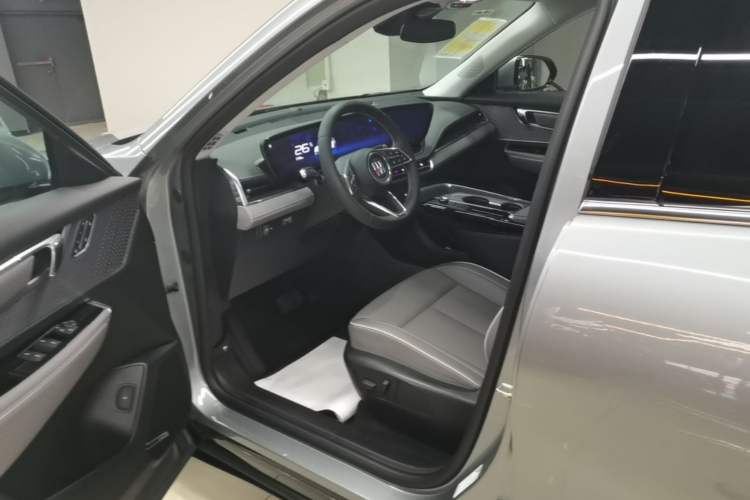 Used Buick E5 2025 Model 620KM Prestige Edition Left Front Seat