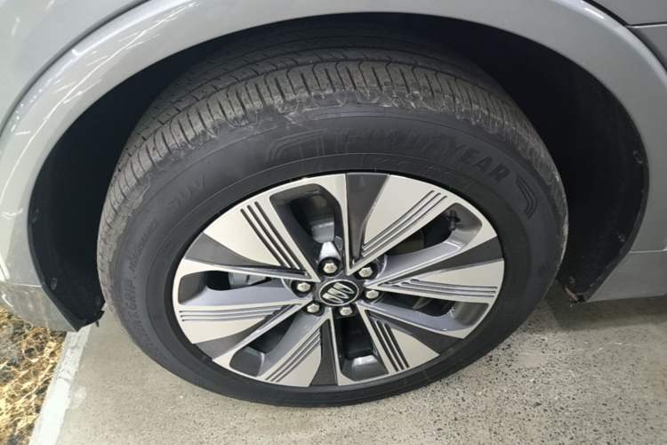 Used Buick E5 2025 Model 620KM Prestige Edition Left Front Wheel Hub