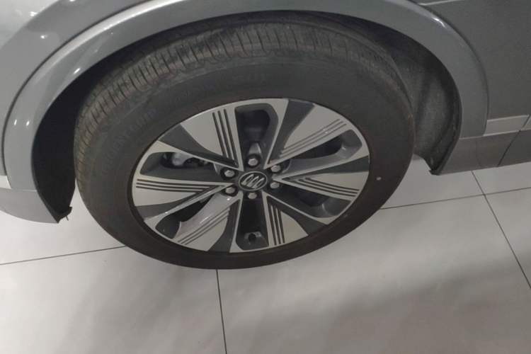 Used Buick E5 2025 Model 620KM Prestige Edition Left Front Wheel Hub