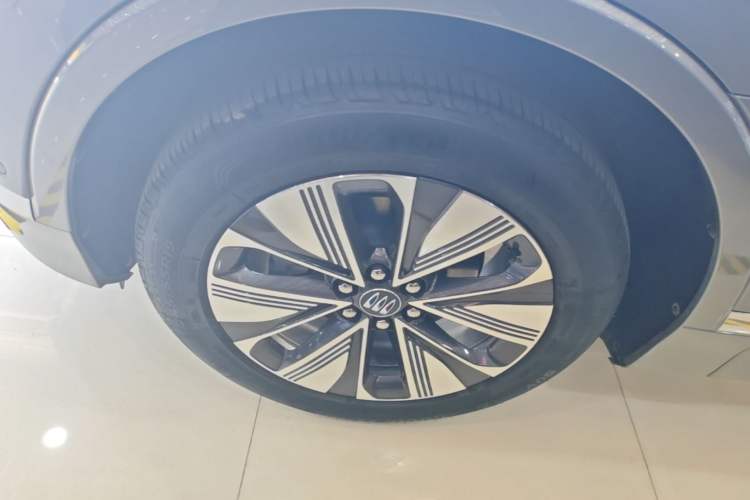 Used Buick E5 2025 Model 620KM Prestige Edition Left Front Wheel Hub