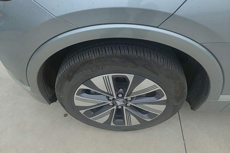 Used Buick E5 2025 Model 620KM Prestige Edition Left Front Wheel Hub