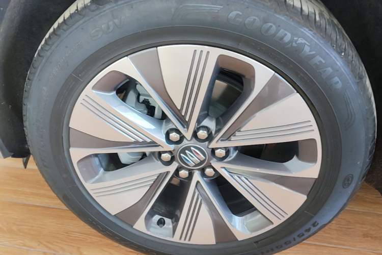 Used Buick E5 2025 Model 620KM Prestige Edition Left Front Wheel Hub