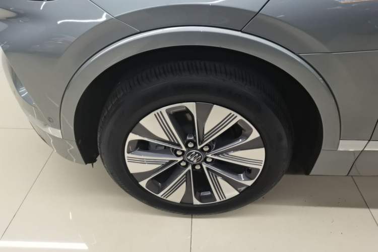 Used Buick E5 2025 Model 620KM Prestige Edition Left Front Wheel Hub
