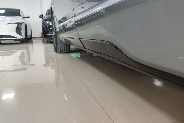 Used Buick E5 2025 Model 620KM Prestige Edition Left Side Sill