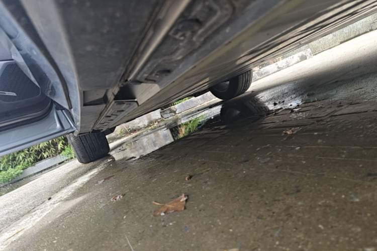 Used Buick E5 2025 Model 620KM Prestige Edition Left Side Sill