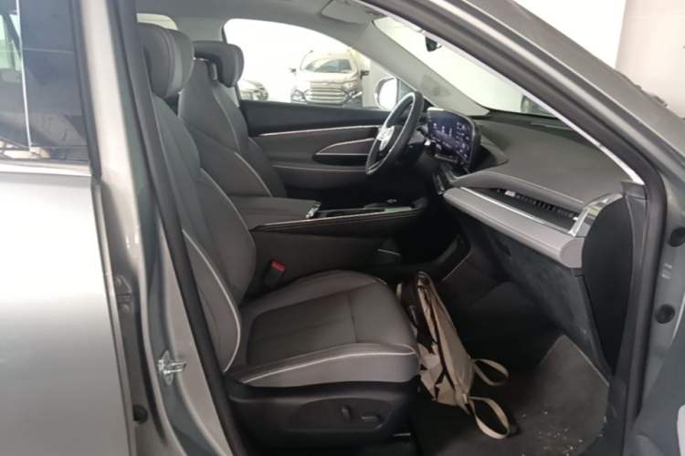 Used Buick E5 2025 Model 620KM Prestige Edition Right Front Seat
