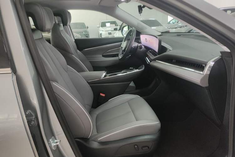 Used Buick E5 2025 Model 620KM Prestige Edition Right Front Seat