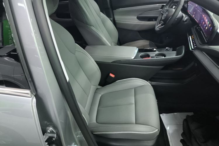 Used Buick E5 2025 Model 620KM Prestige Edition Right Front Seat