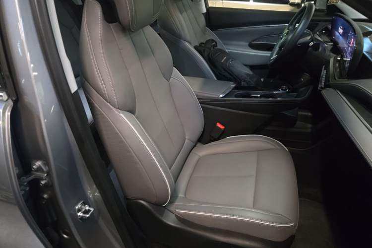 Used Buick E5 2025 Model 620KM Prestige Edition Right Front Seat