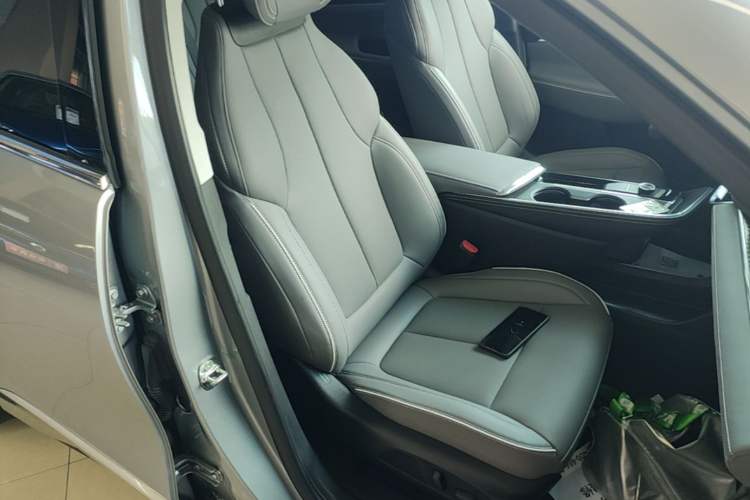 Used Buick E5 2025 Model 620KM Prestige Edition Right Front Seat