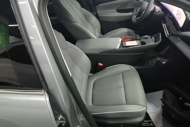 Used Buick E5 2025 Model 620KM Prestige Edition Right Front Seat