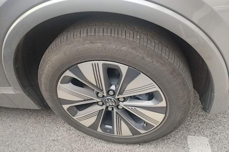 Used Buick E5 2025 Model 620KM Prestige Edition Right Front Wheel Hub